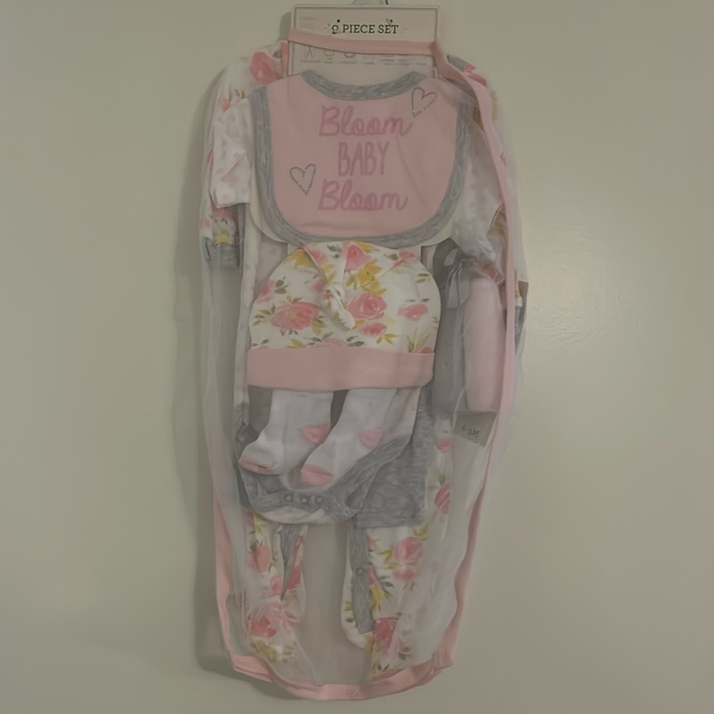 Baby Kiss Baby Girl 9-piece Layette Set
